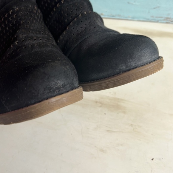 Earth Origins Black Boots- size 7 - Picture 3 of 11